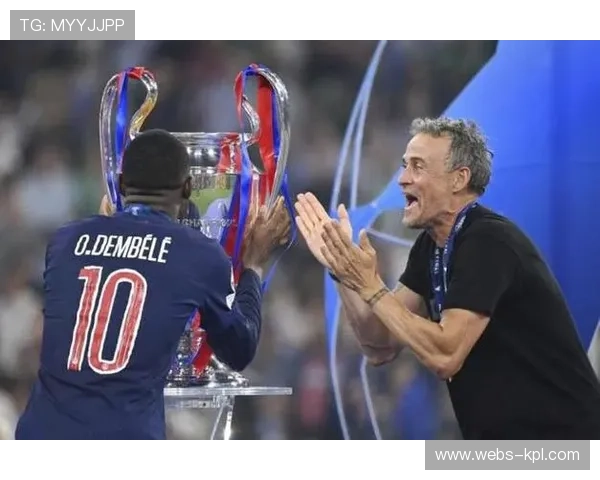 巴黎边锋登贝莱复出训练,有望出战欧冠关键战